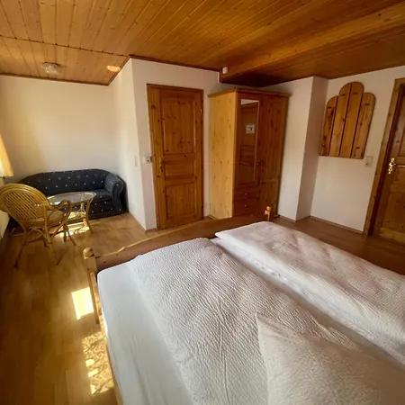 Zum Weissenlamm Guest house