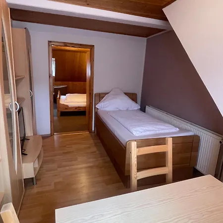 Zum Weissenlamm Guest house 3*